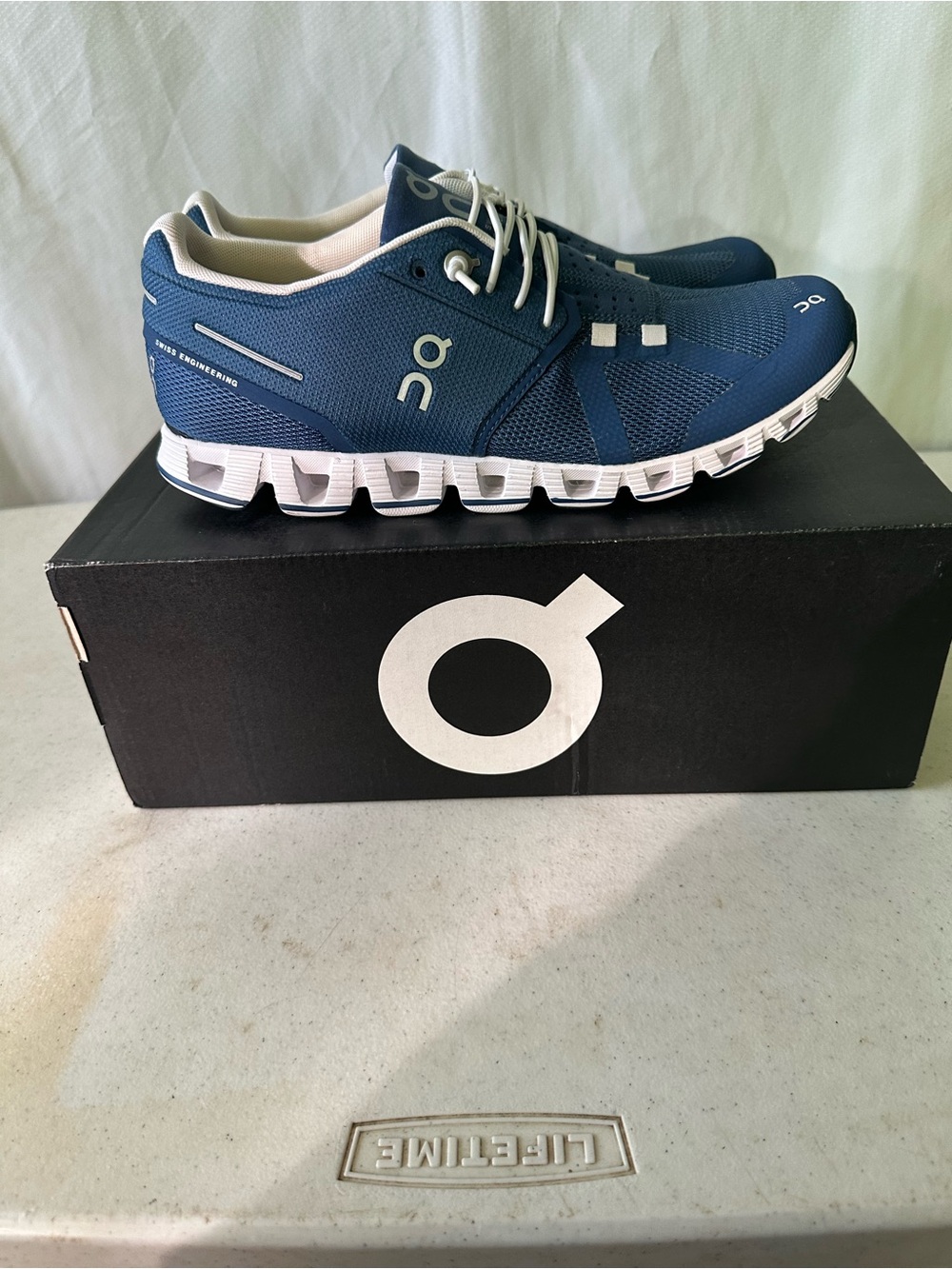 On Cloud Womens 7.5 Denim White Running Shoes Swiss Engineering Sneakers - Picture 4 of 8